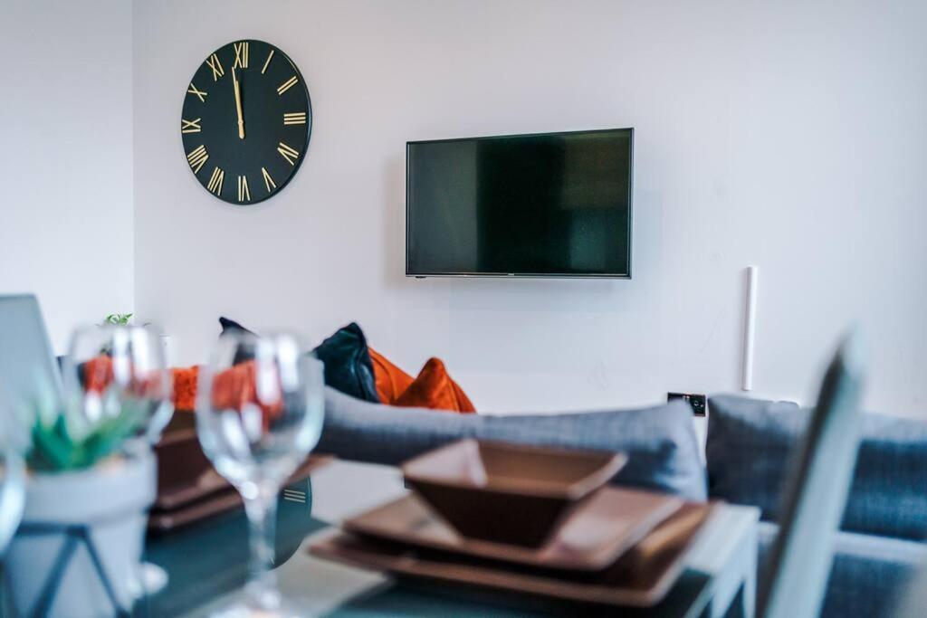 Bolton Vacations - Stunning 2-Bedroom Apartment in Bolton - Property Image 10