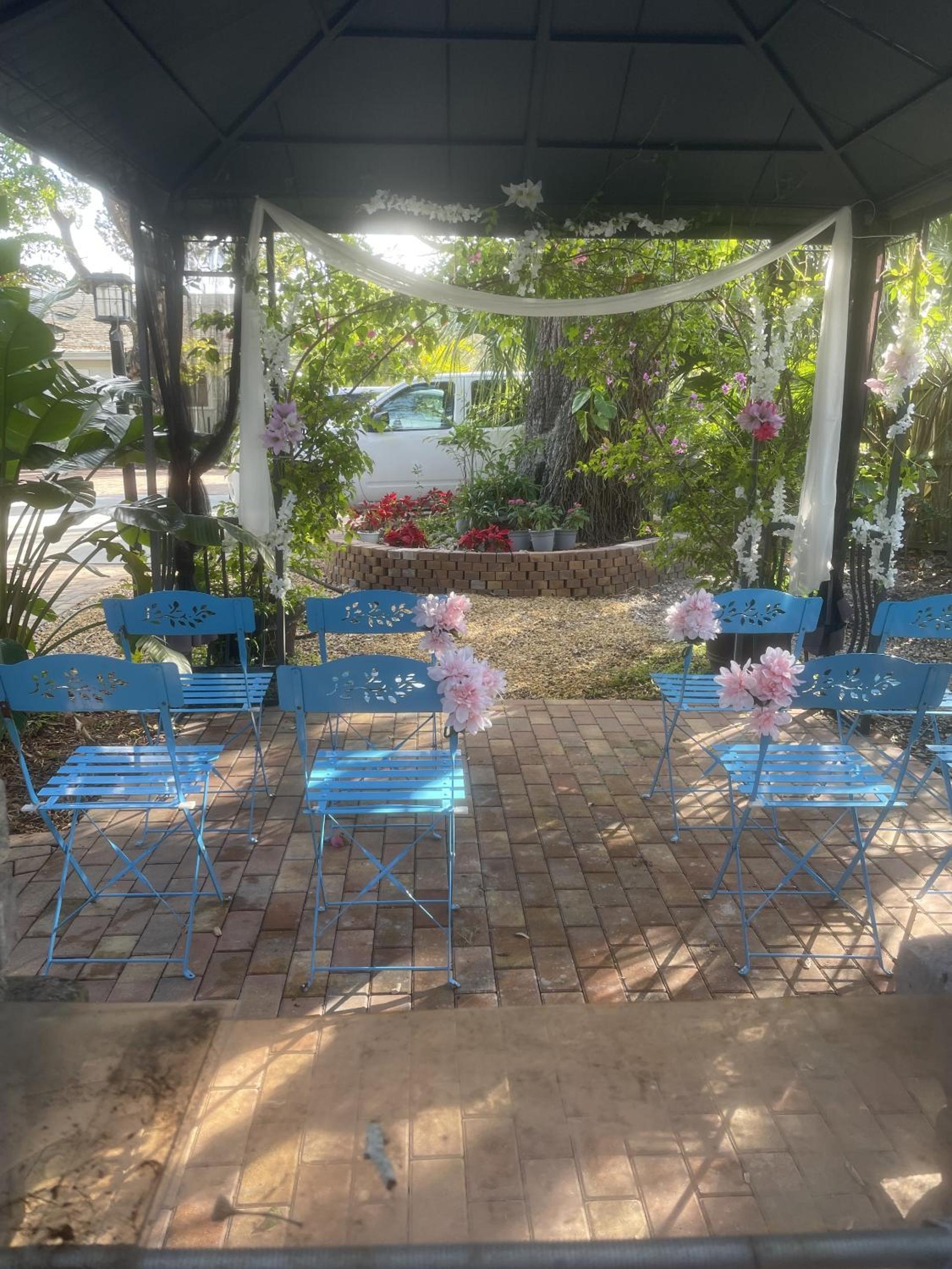 Manatee Palms - Property Image 8