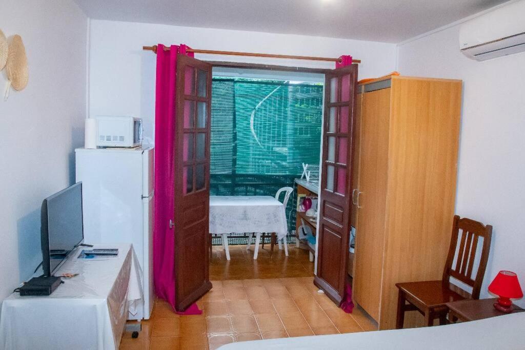 Studio privé climatisé en bas de villa view 4