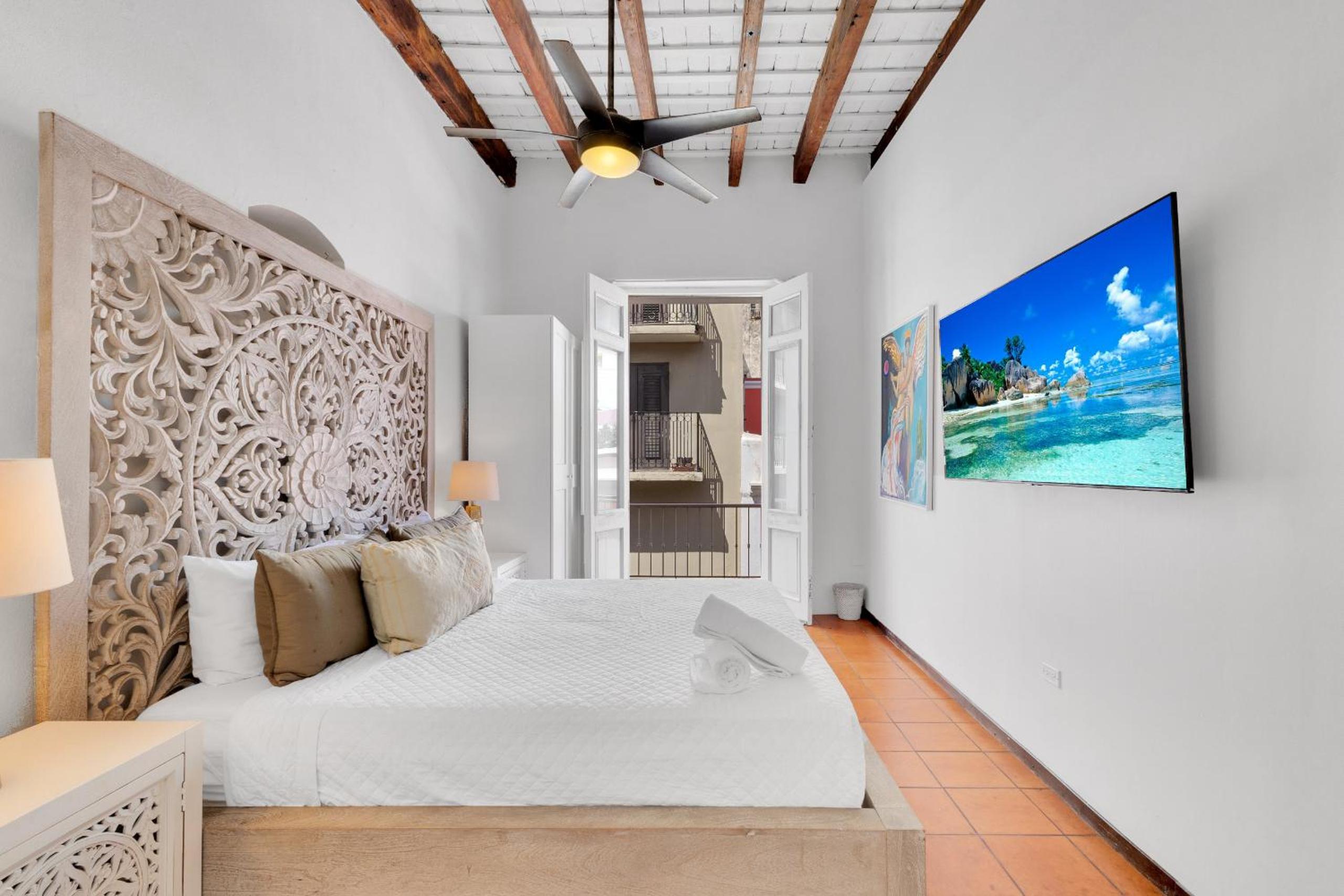 Whole Home with Lush Patio in Heart of Old San Juan