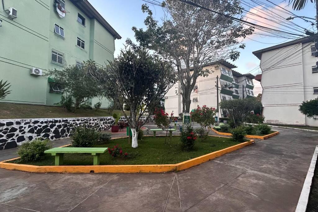 Apto Confortável na Paralela próximo São Rafael e CAB, UNIFACS e Wet Wild