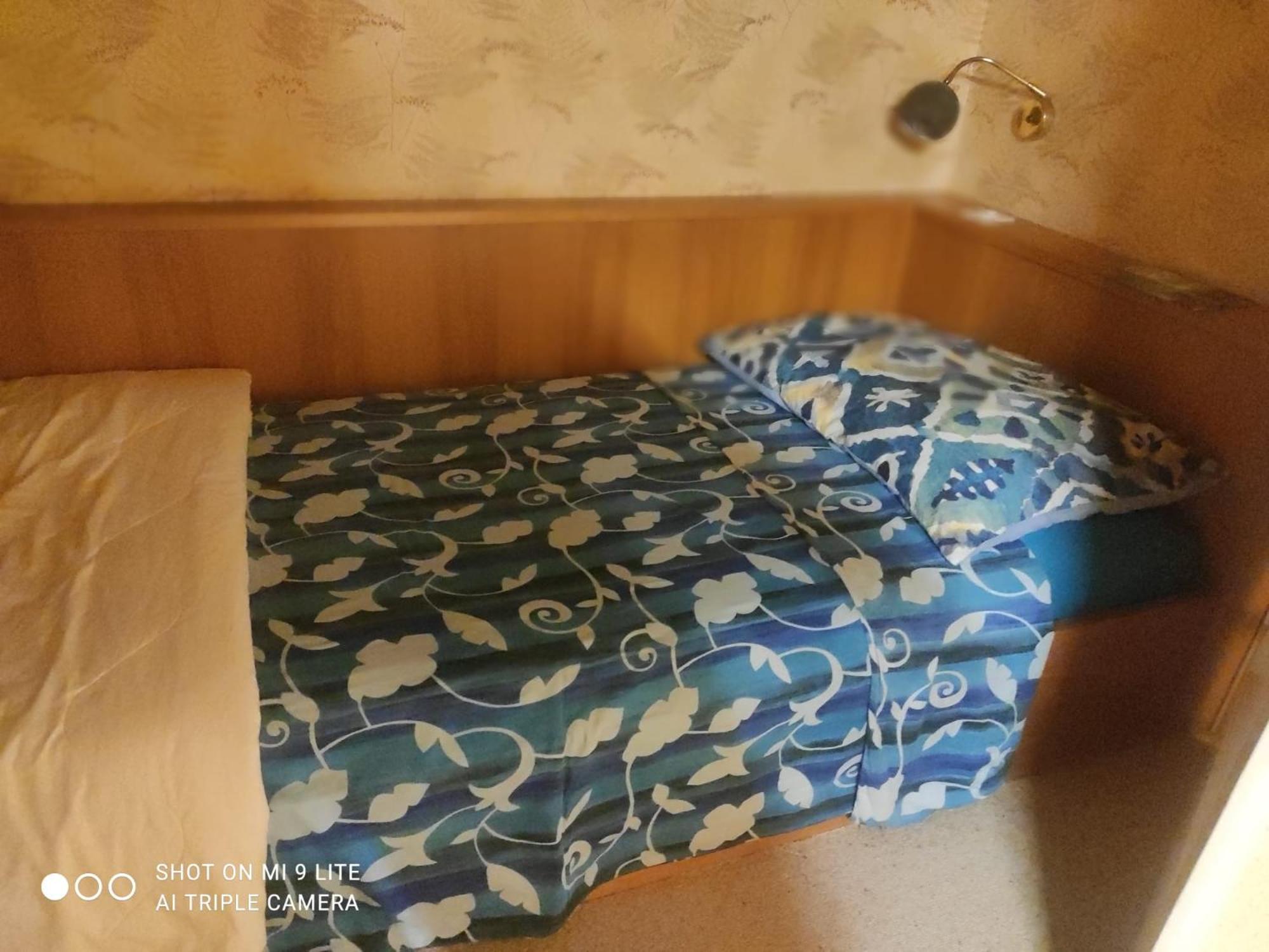 Single Room In Very Quiet & Cosy House With Garden