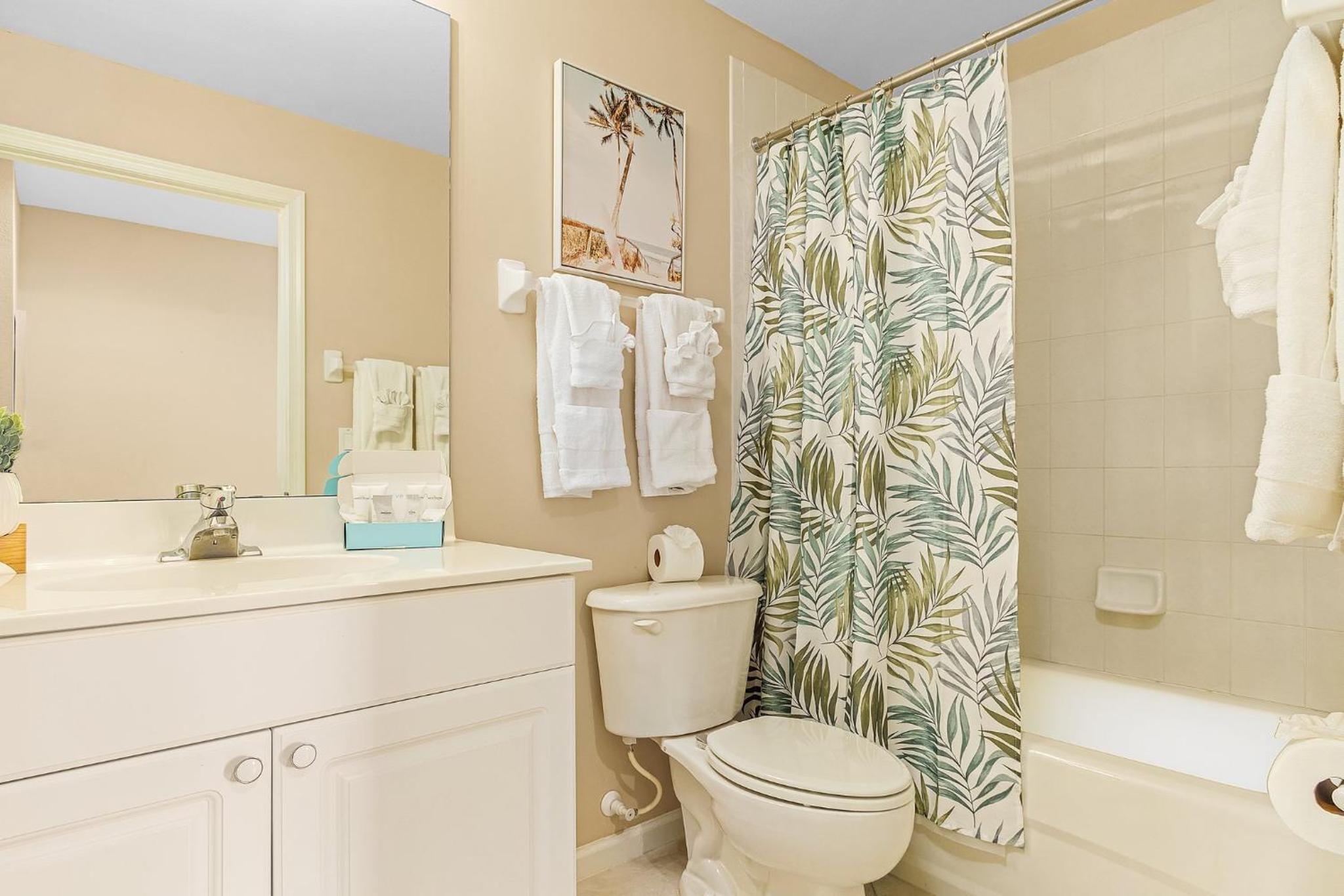 Elegant Condo w/ Lake Views, Pool & Private Lanai view 3