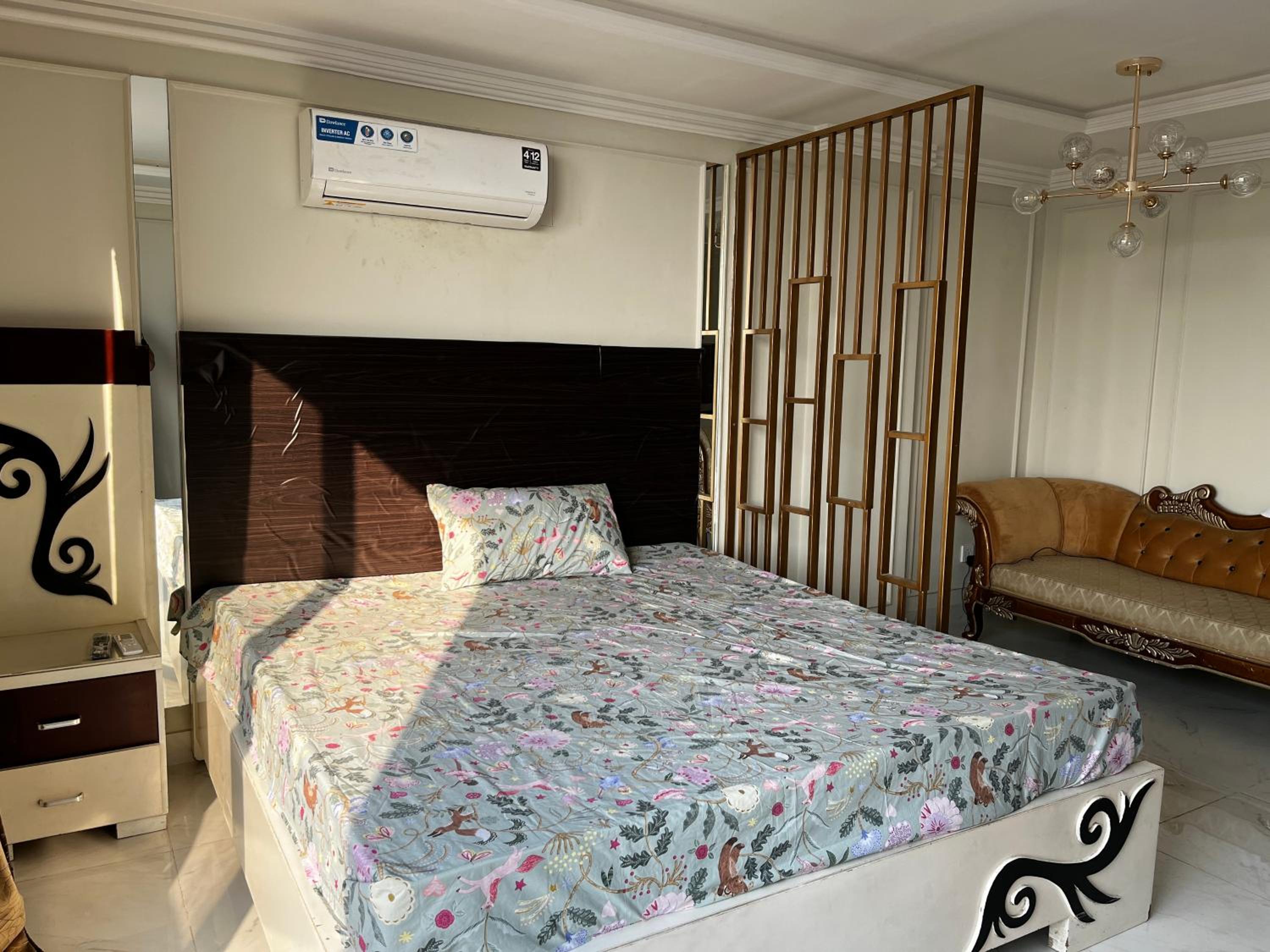 stunning studio apartment view 4