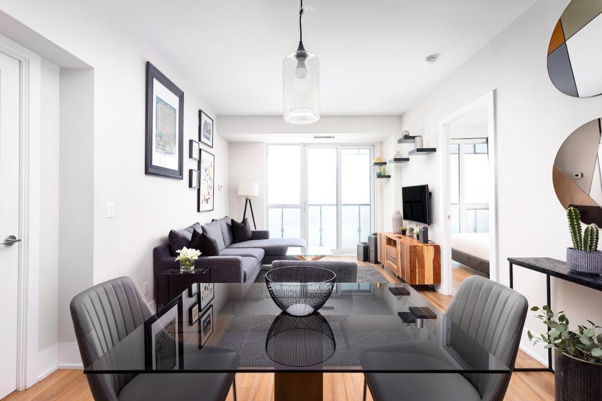 Suite by CN Tower Scotia Arena & Parking
