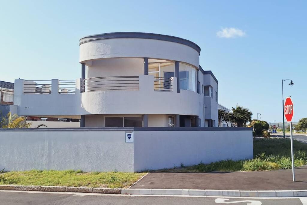 Luxury Beachfront Villa