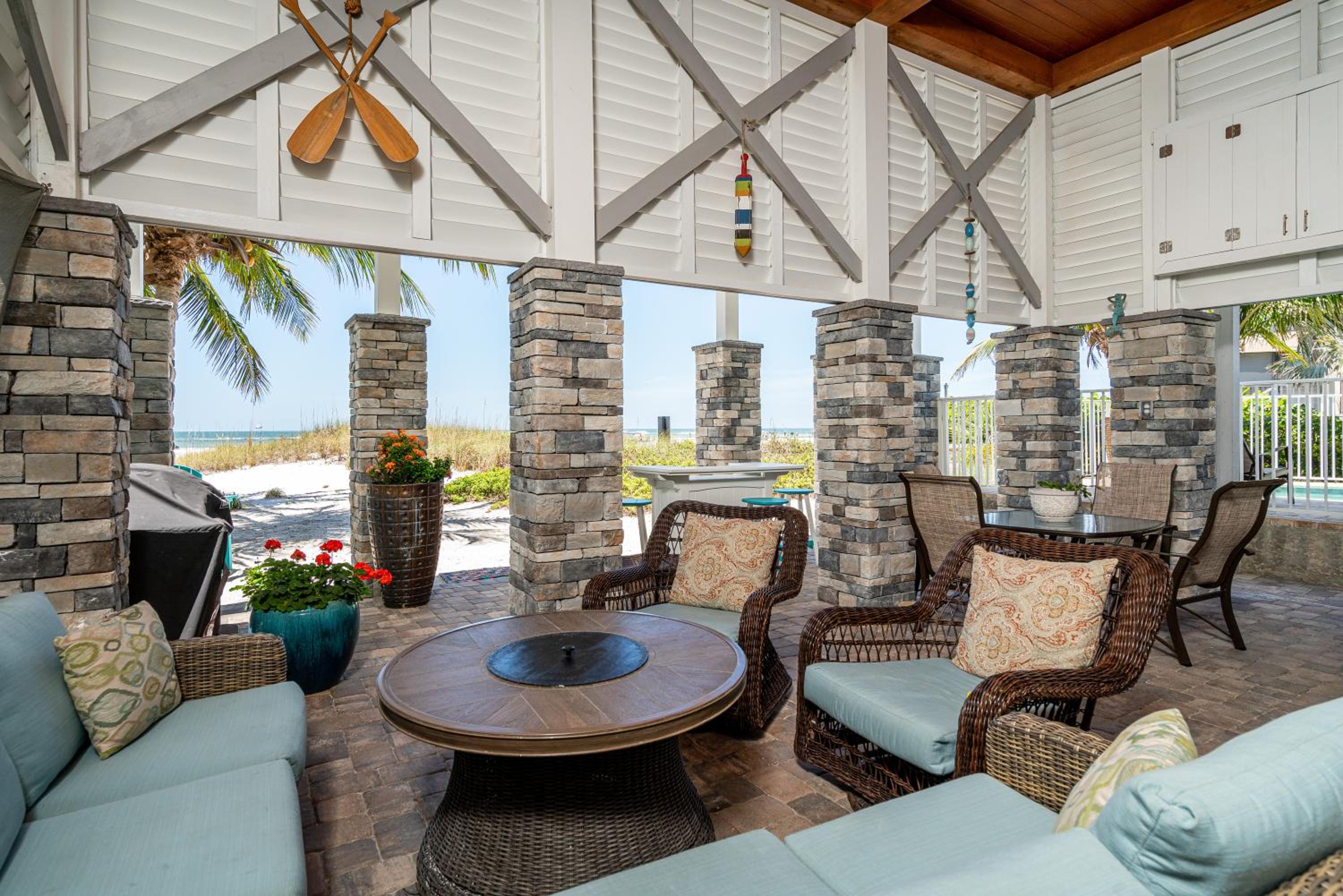 Oceanview Luxury: Sunset Views, Pool, Beach Access view 2