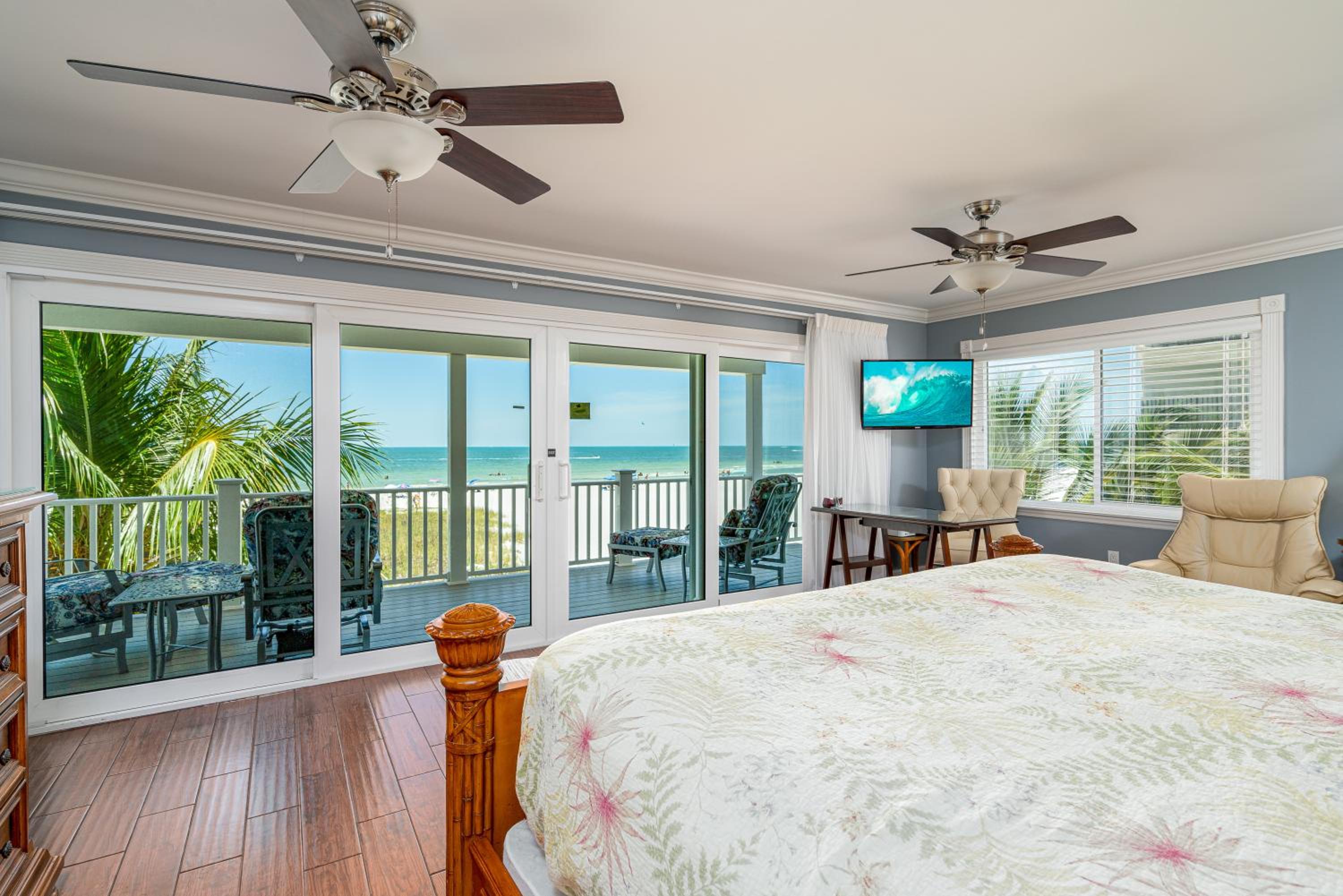Oceanview Luxury: Sunset Views, Pool, Beach Access view 4