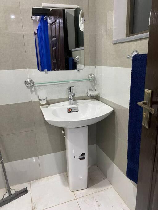 1 Bed Luxurious Apartment view 5