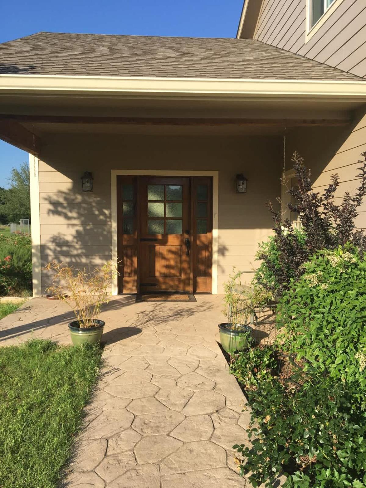 Hailey's Cottage on Small Farm-16 minutes to Silos view 2