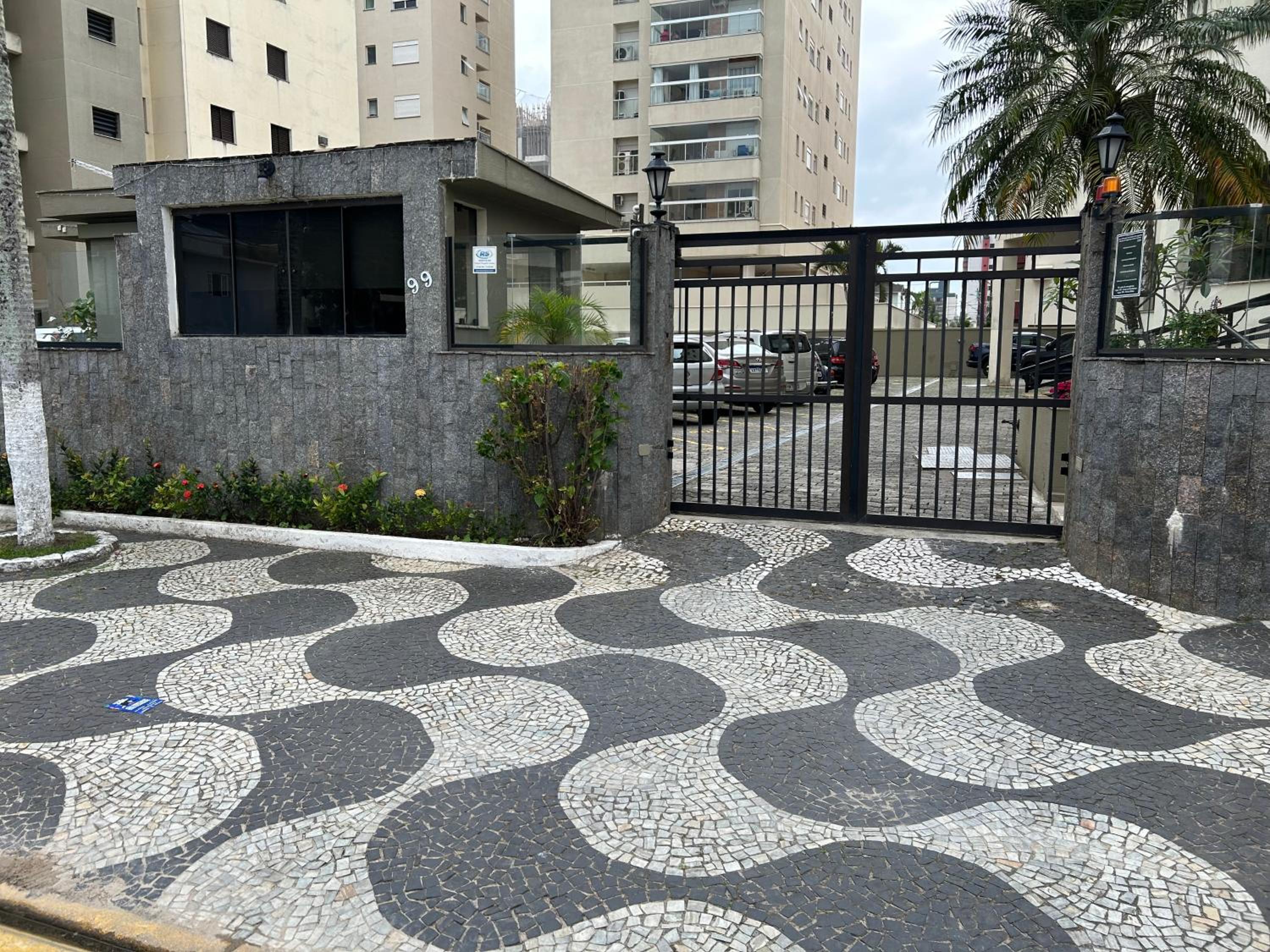 COBERTURA DE FRENTE PARA O MAR com churrasqueira na varanda coberta até 7 pessoas - Praia Martim de Sá