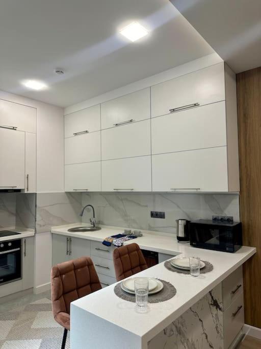 Stylish 2-room Apartment in Tashkent view 4