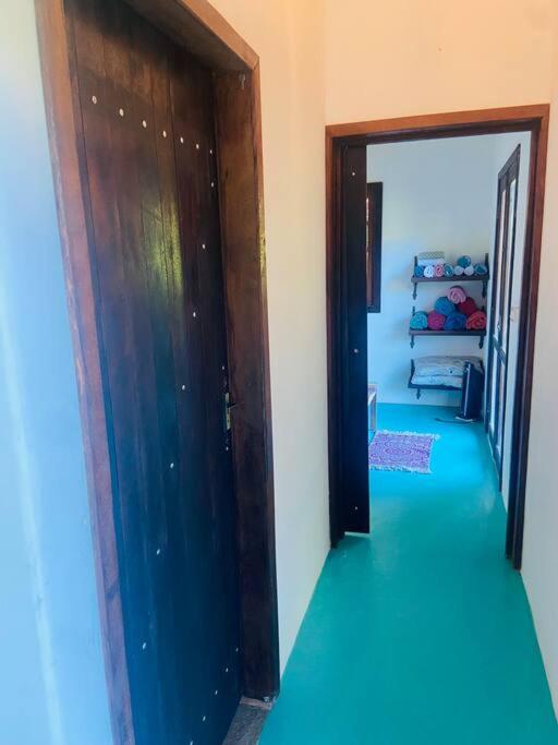 Linda Casa com piscina exclusiva e vista para a Serra do Mar