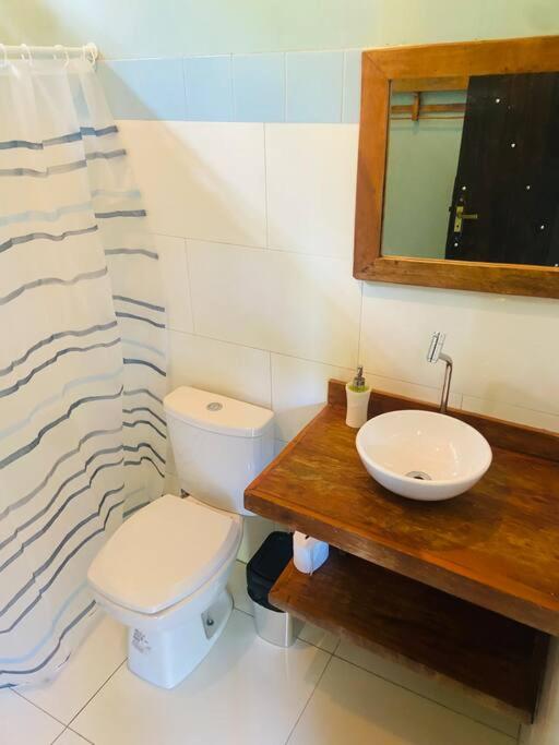 Linda Casa com piscina exclusiva e vista para a Serra do Mar