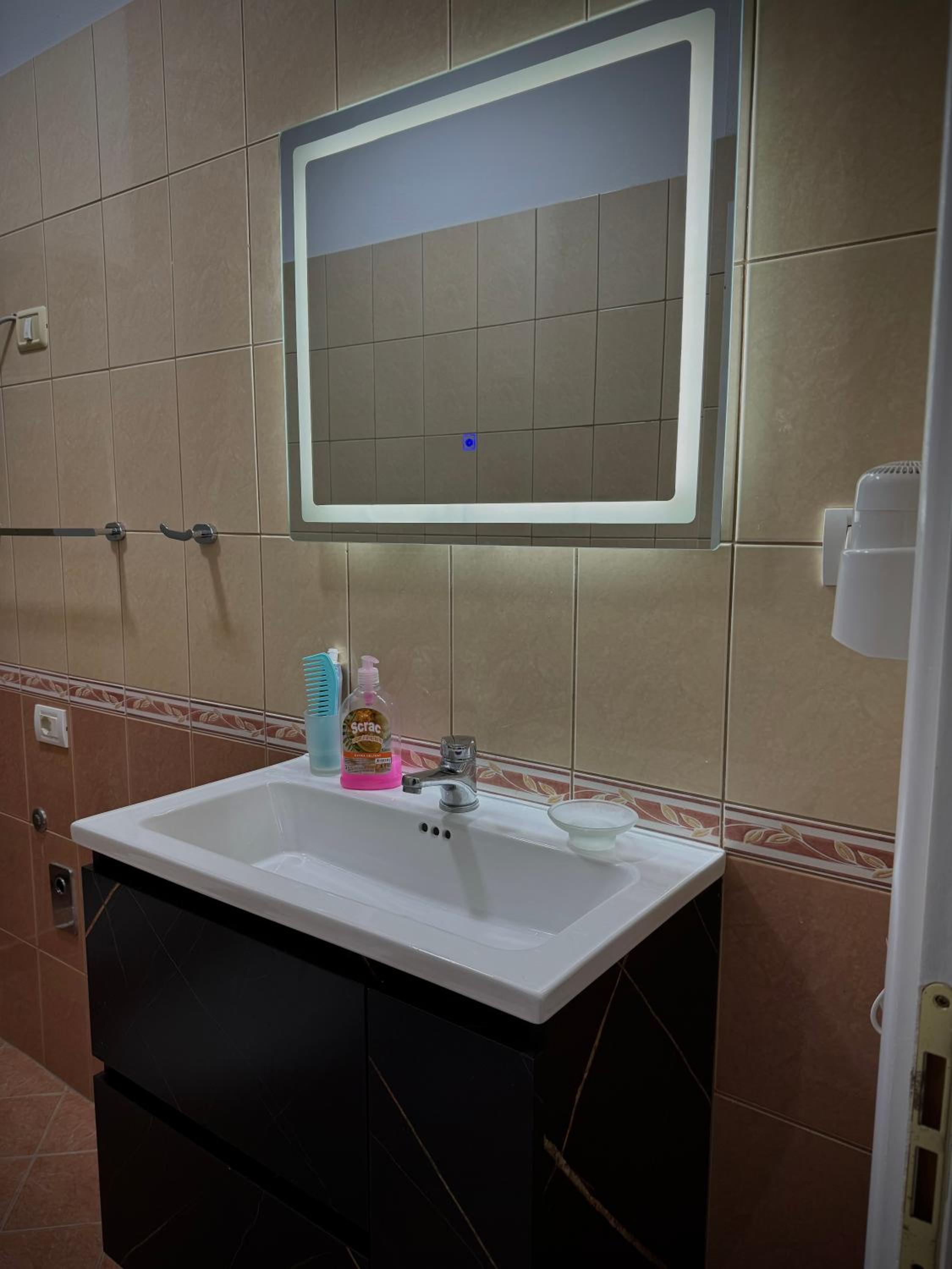 Comfort apartment near Golemi beach