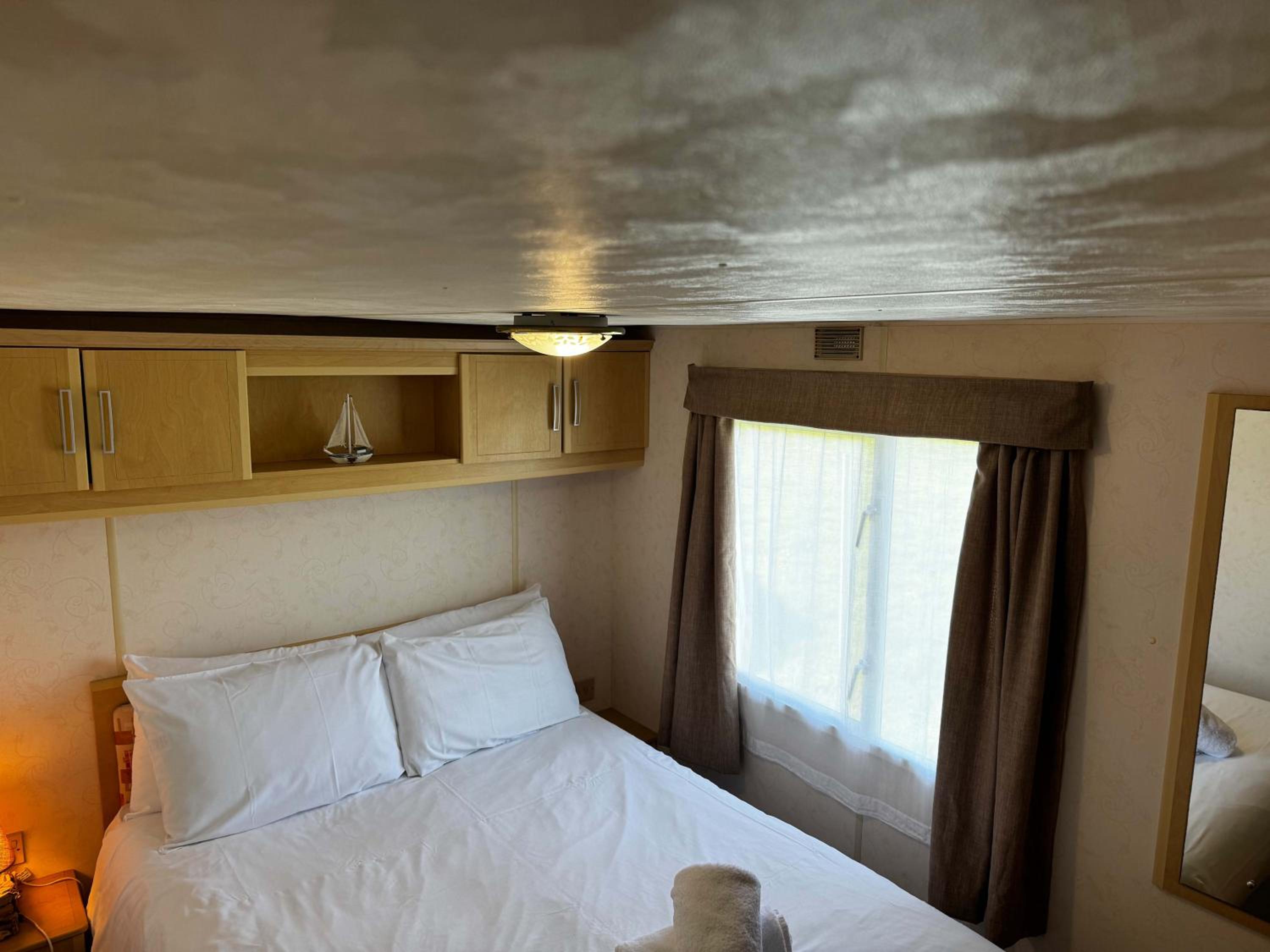 Bembridge Hideaway Static Caravan - Sandhills Holiday Park with Private Beach view 4
