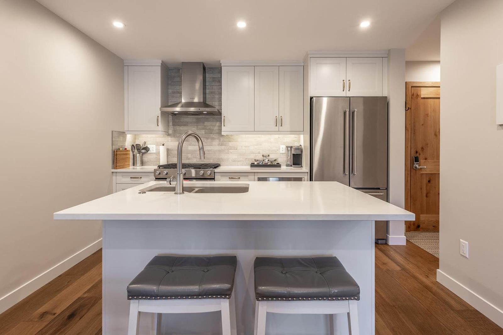 New 1Bd Luxe King Suite with Superb Mtn View