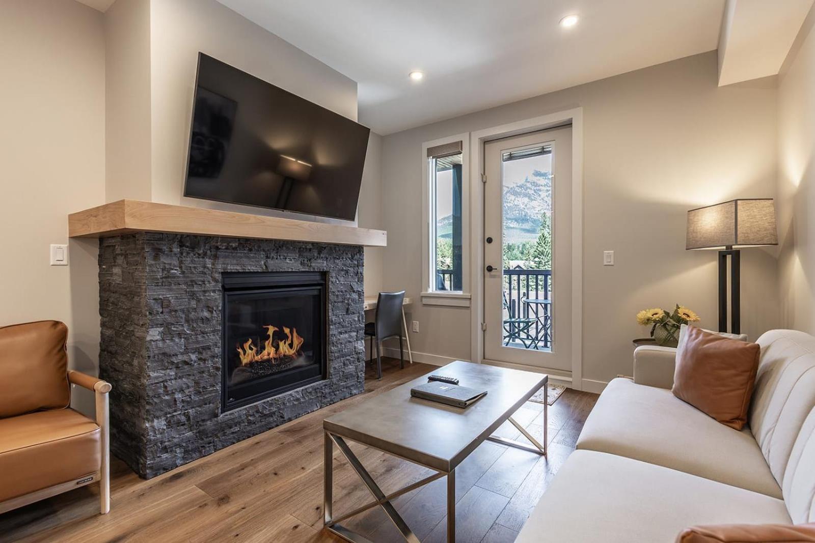 New 1Bd Luxe King Suite with Superb Mtn View