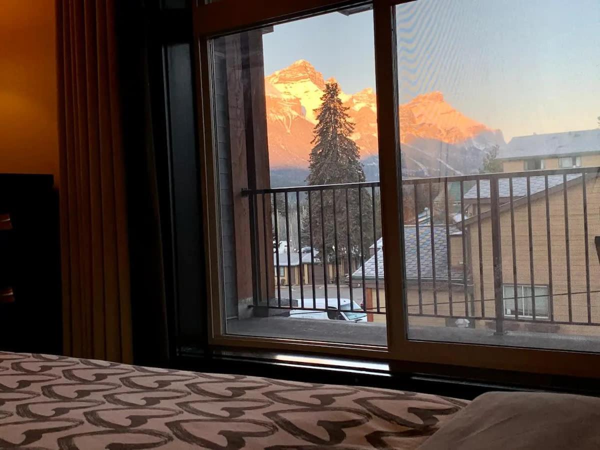 1 Bd corner unit stunning views wrap around deck