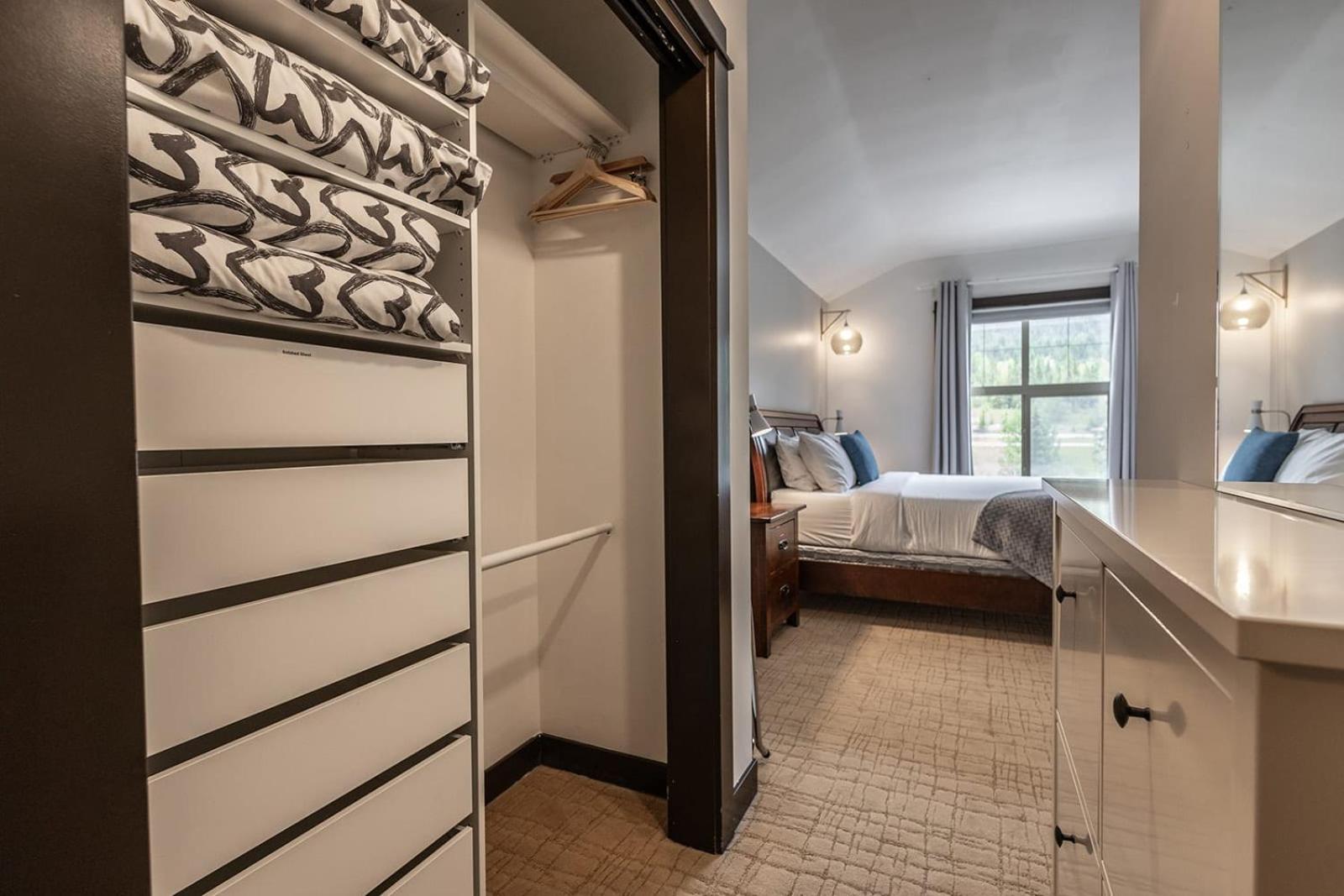 Stunning Silver Creek 1Br Mtn view penthouse