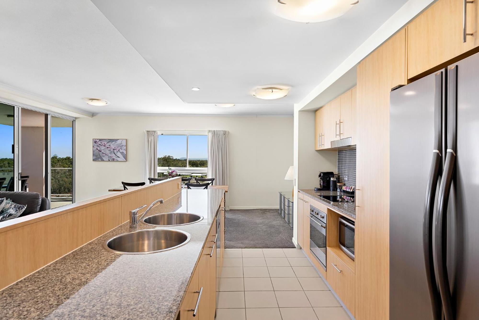Golfer's Paradise - Pelican Waters