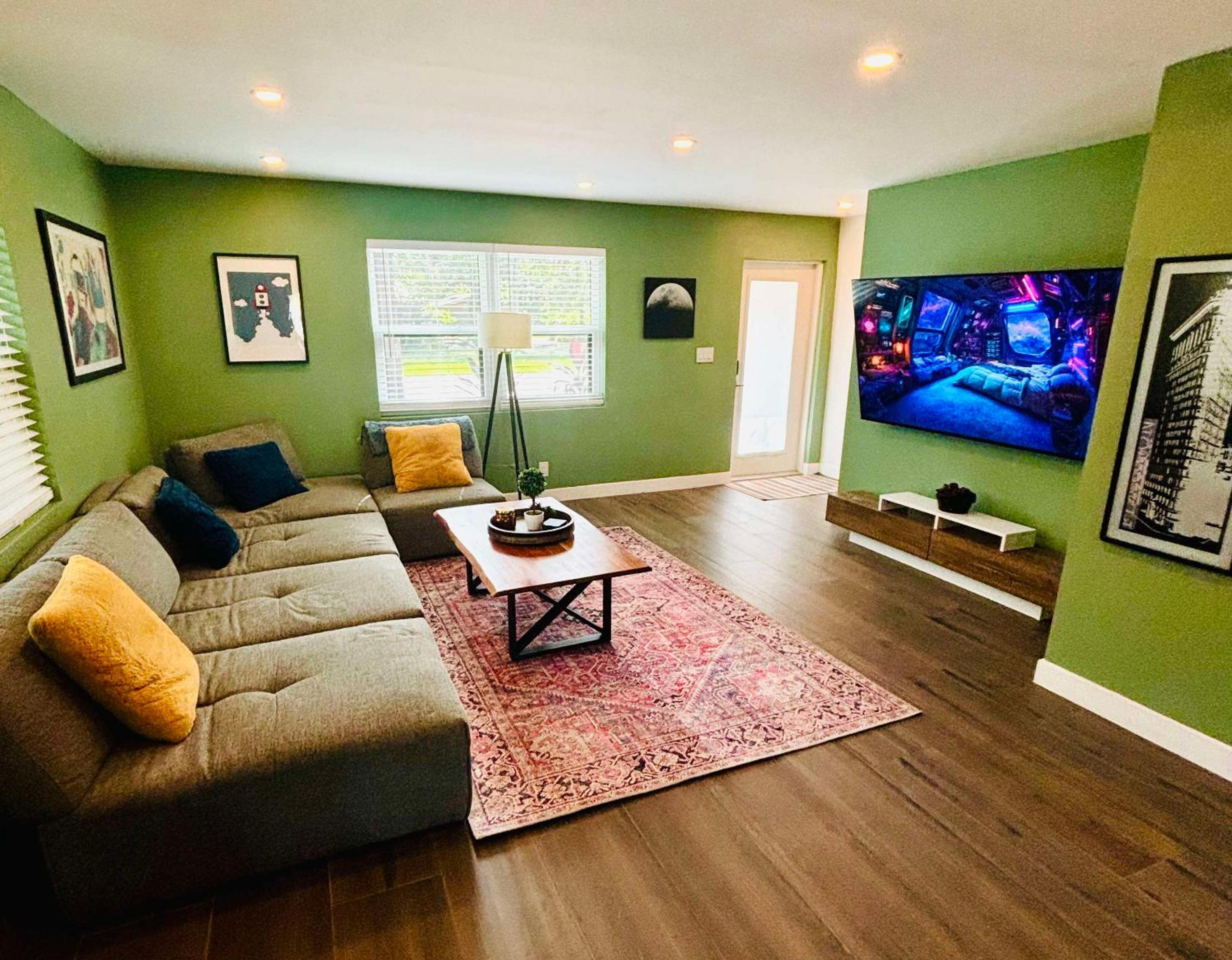 Luxury Townhome by Fort Lauderdale Beach & Downtown