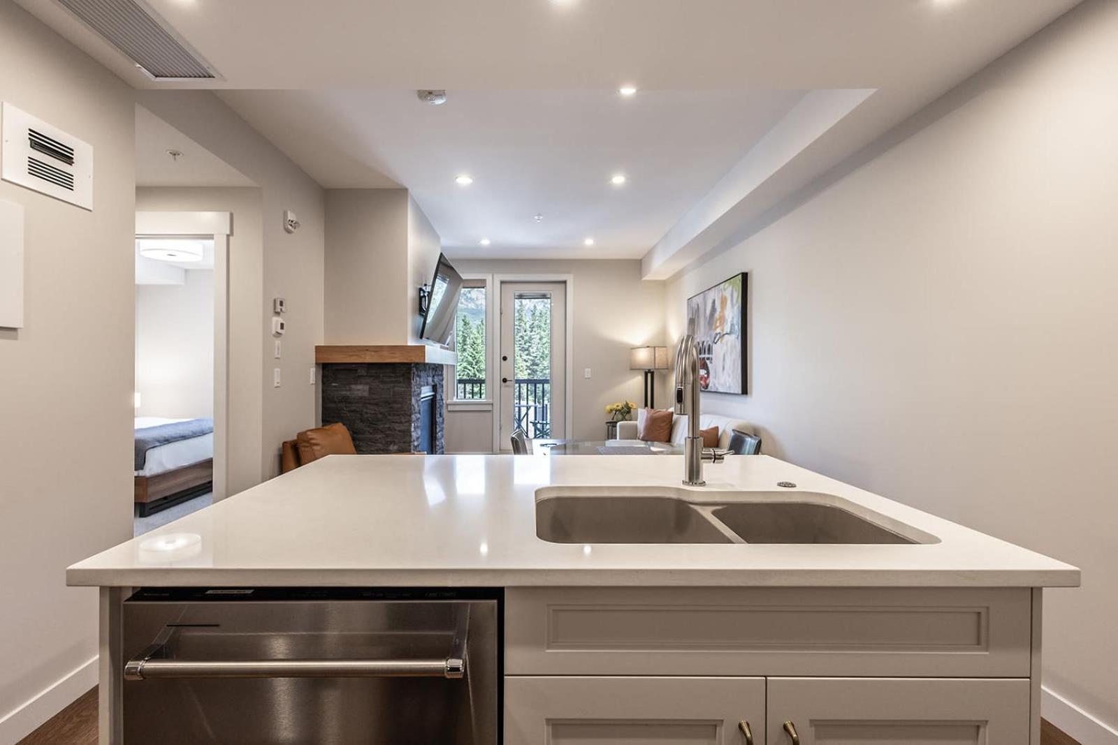New 1Bd Luxe King Suite with Superb Mtn View