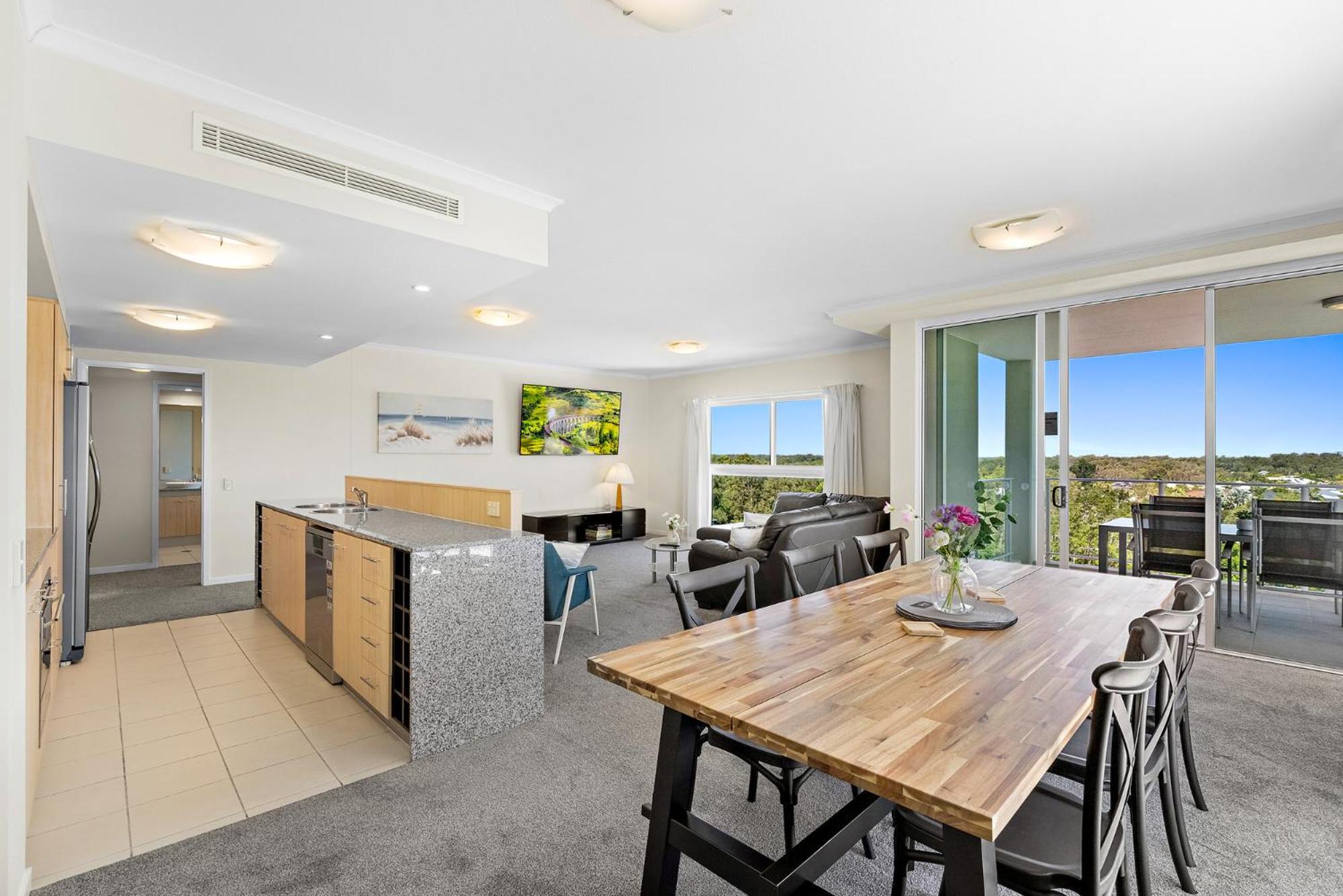 Golfer's Paradise - Pelican Waters