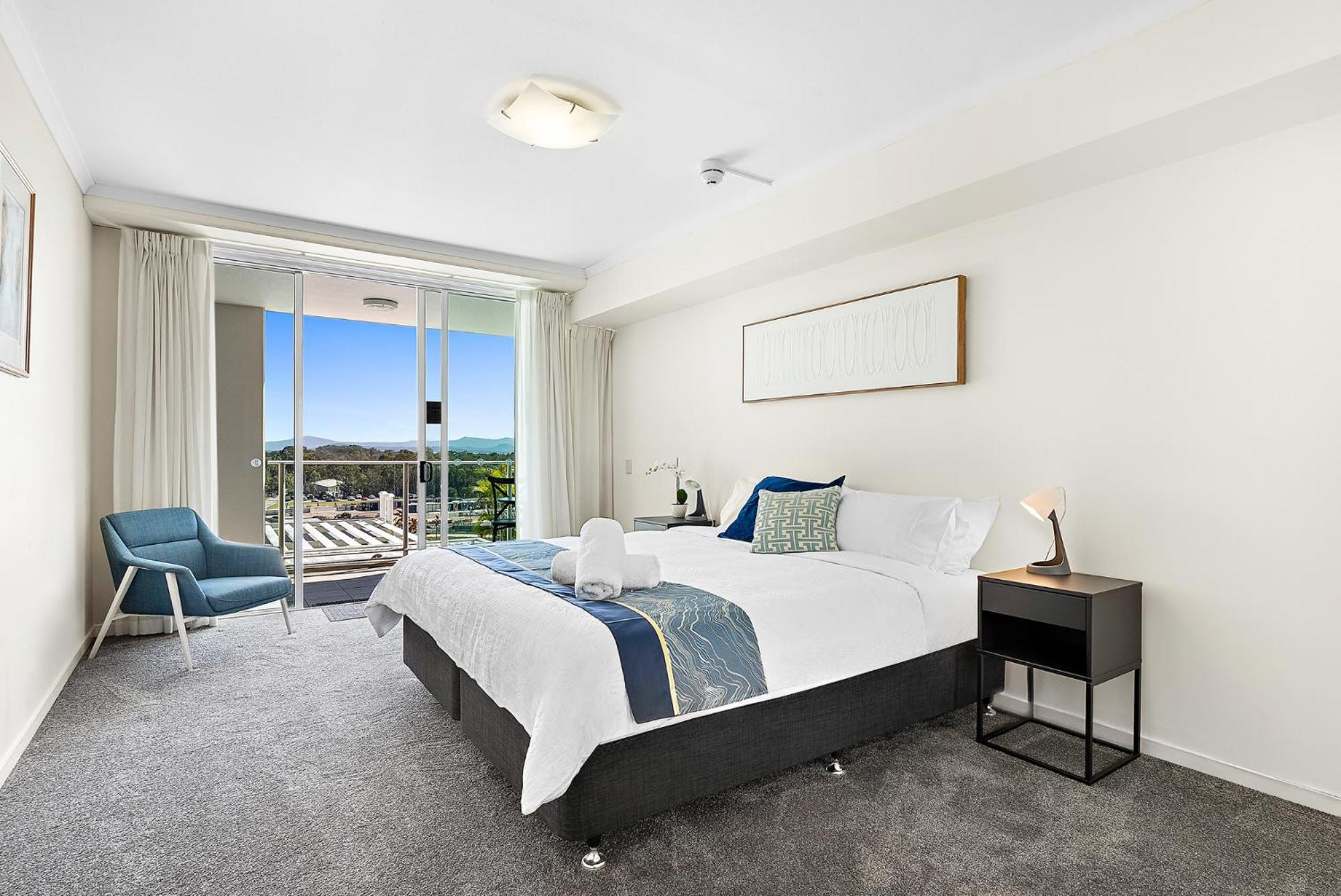 Golfer's Paradise - Pelican Waters