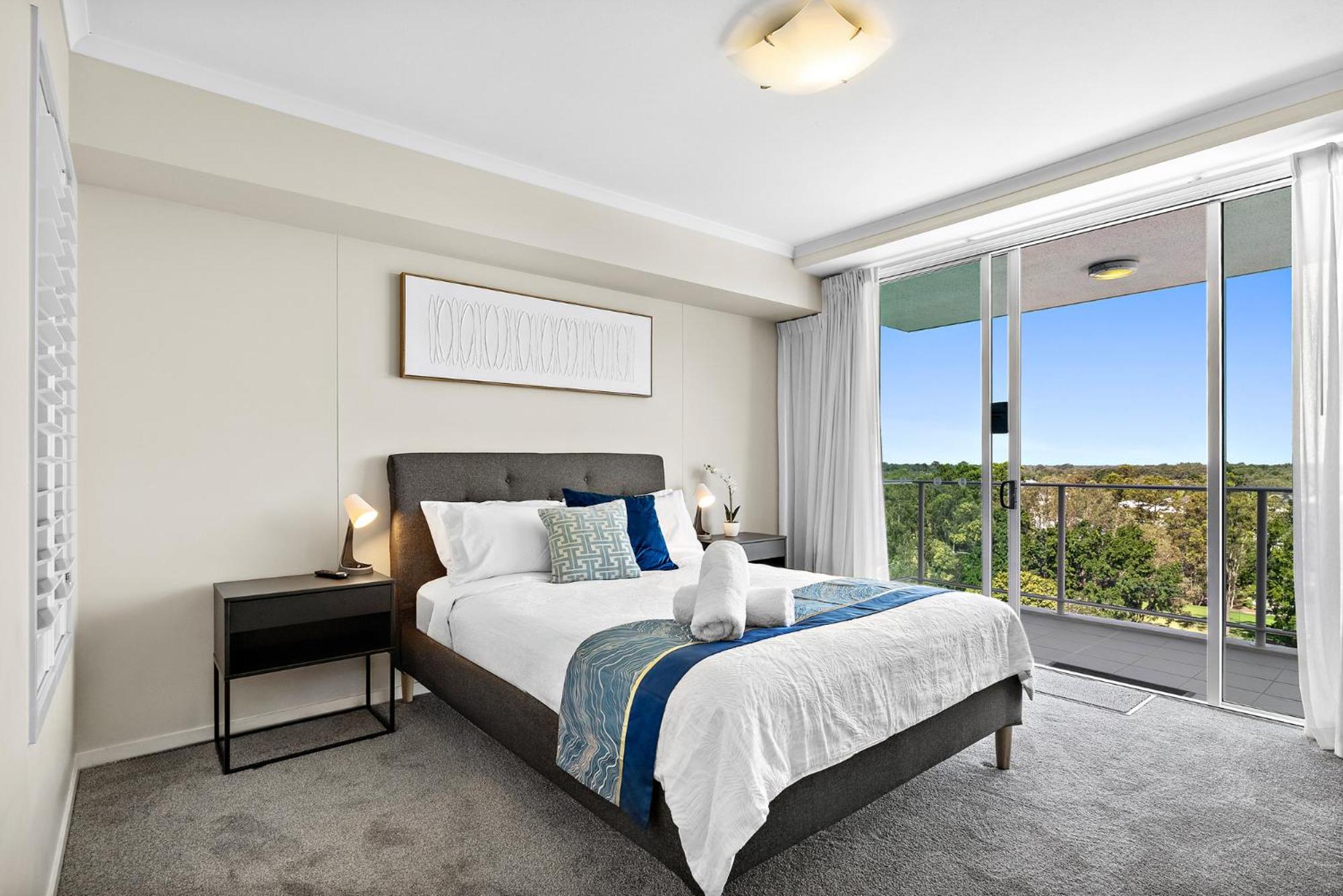 Golfer's Paradise - Pelican Waters