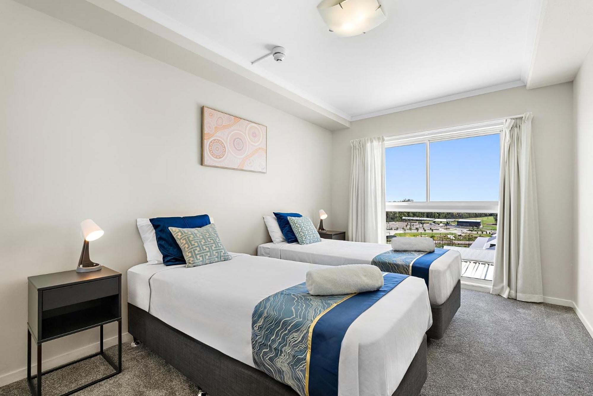 Golfer's Paradise - Pelican Waters