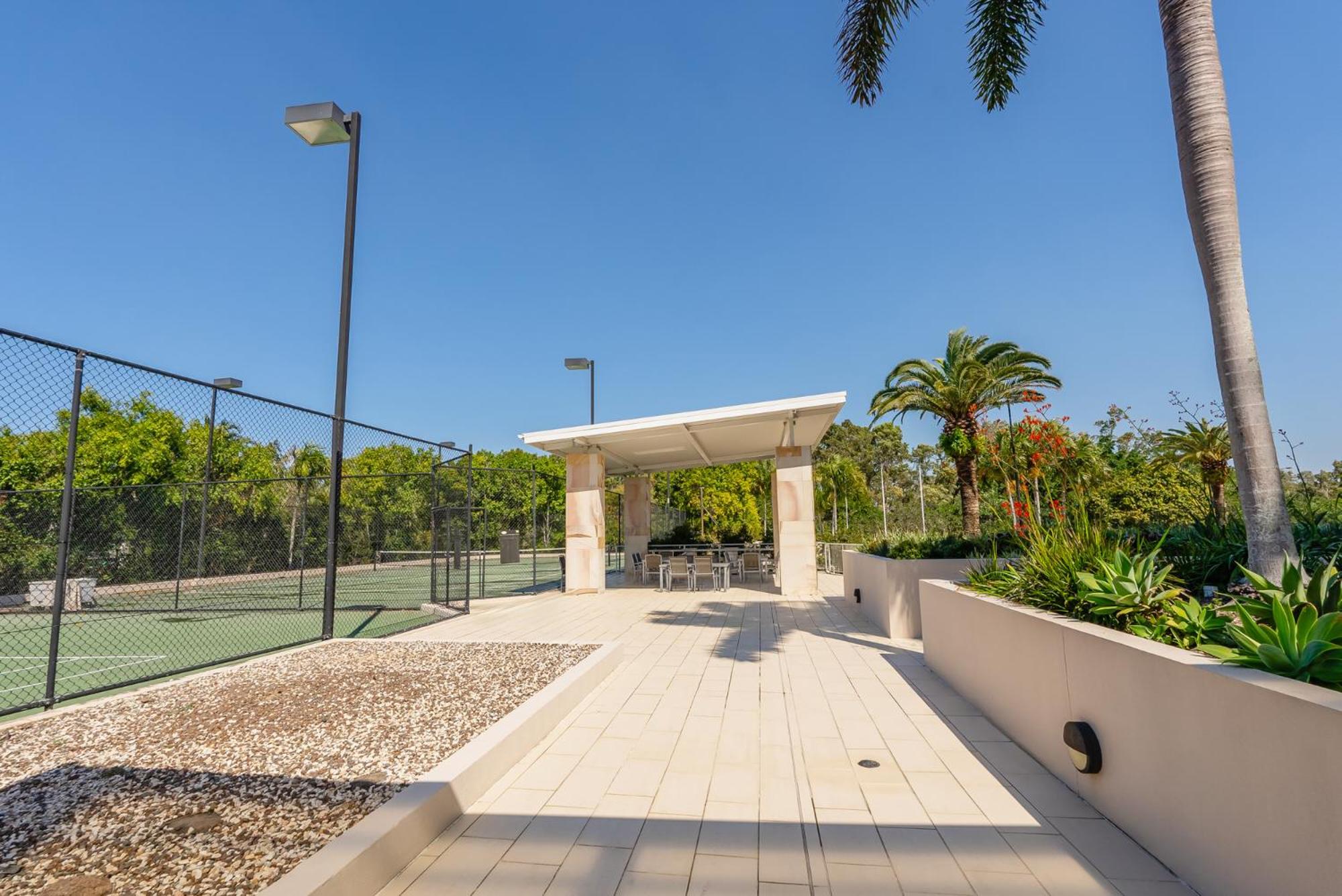 Golfer's Paradise - Pelican Waters