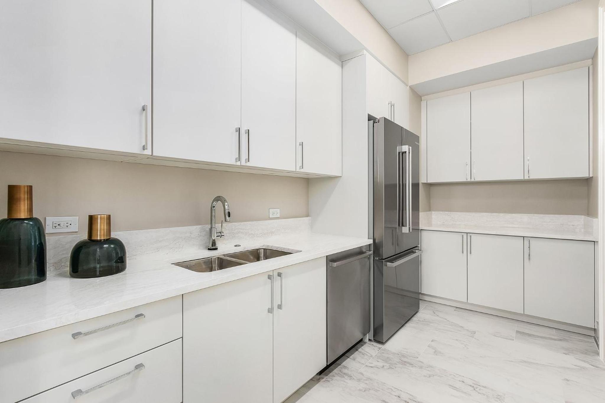 Estero Island 3BR with Beach, Pool & Hot Tub view 3