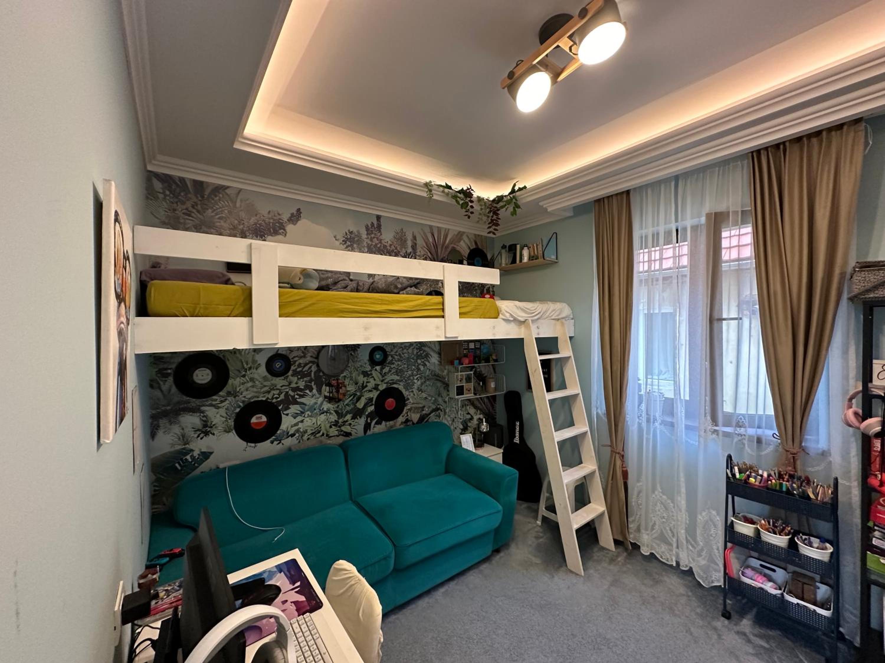 Deluxe Kronhouse