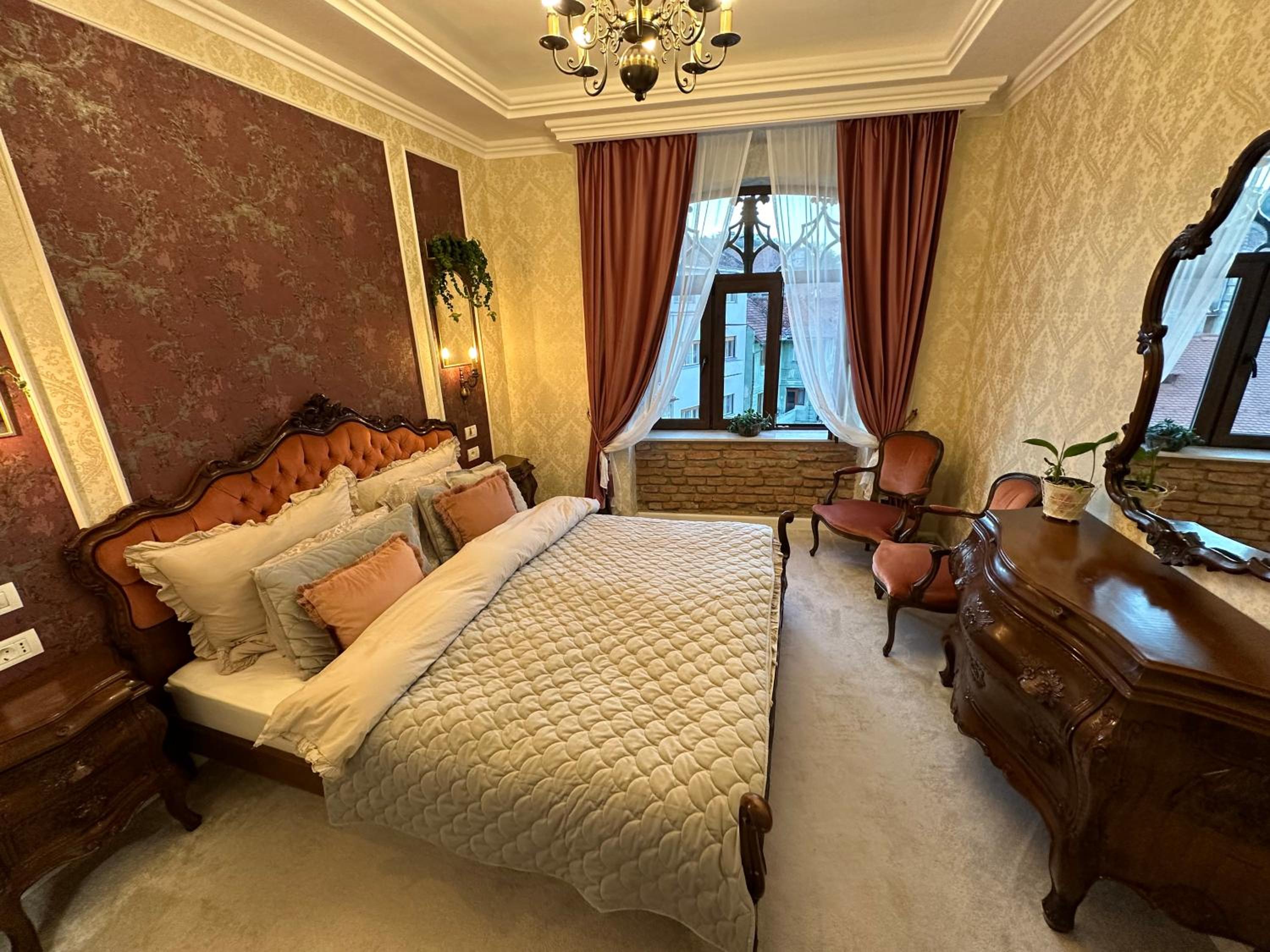 Deluxe Kronhouse