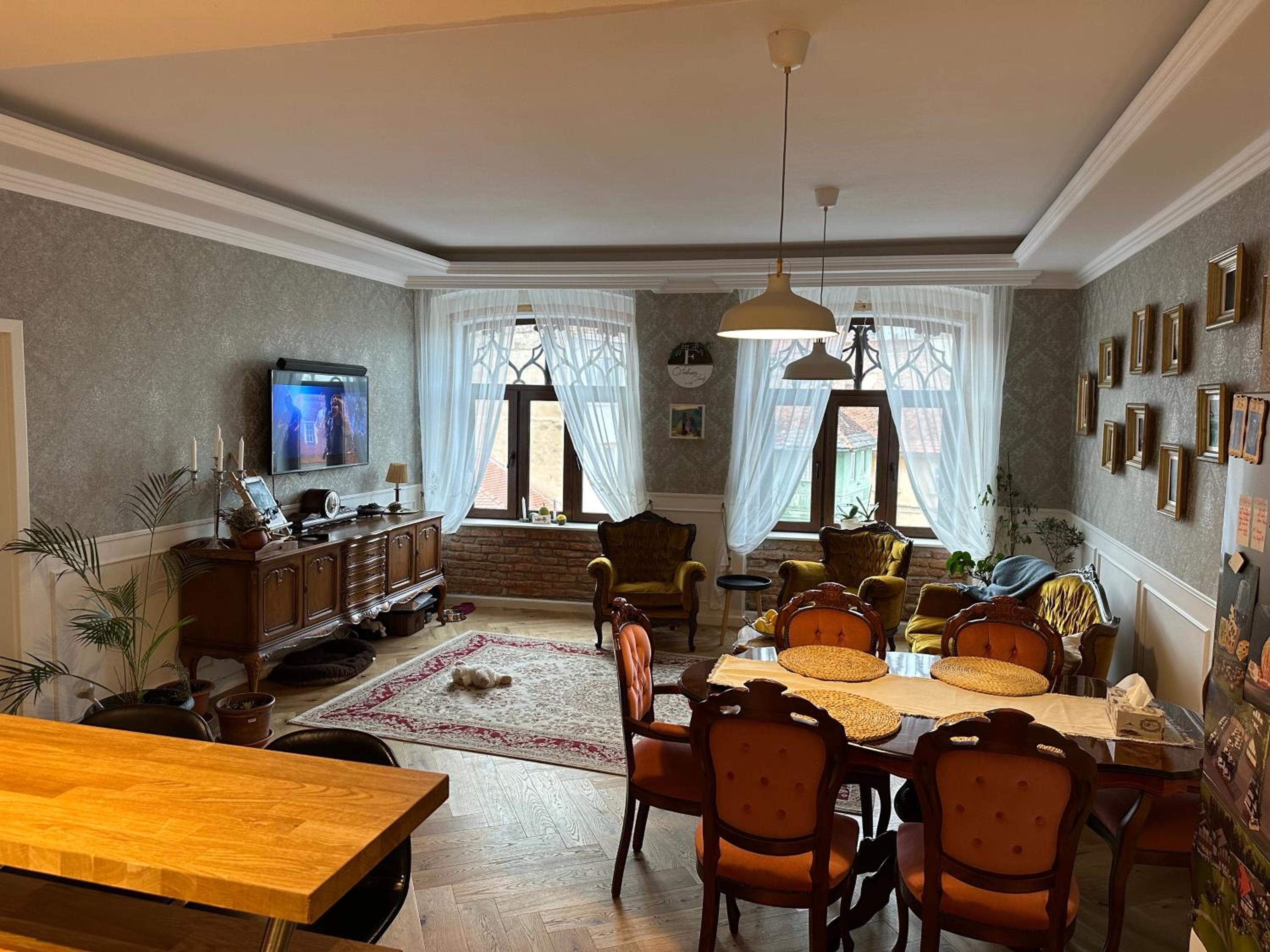 Deluxe Kronhouse