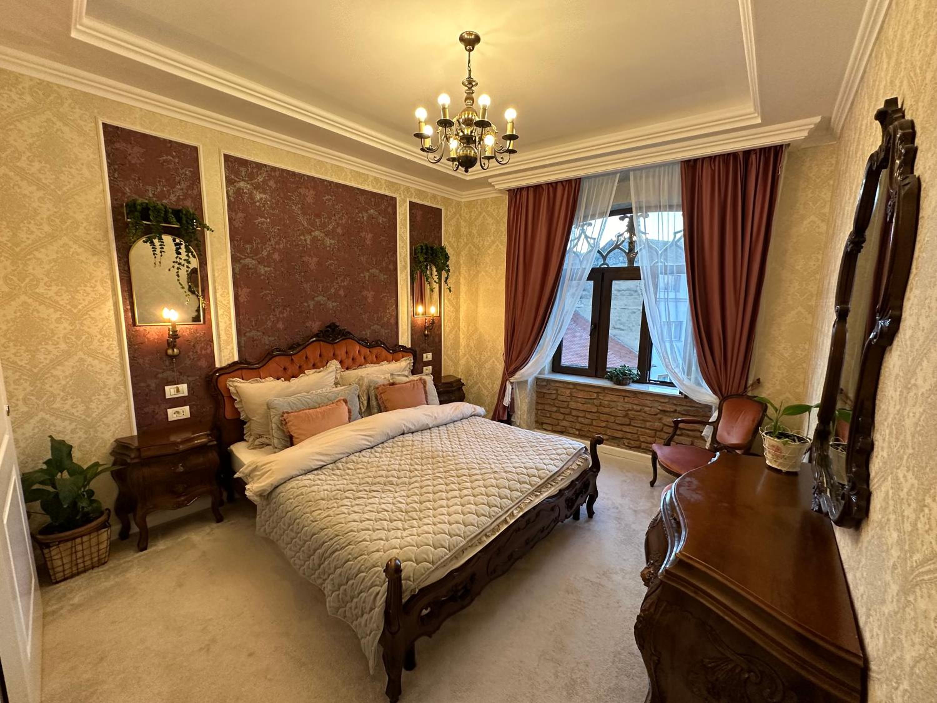 Deluxe Kronhouse