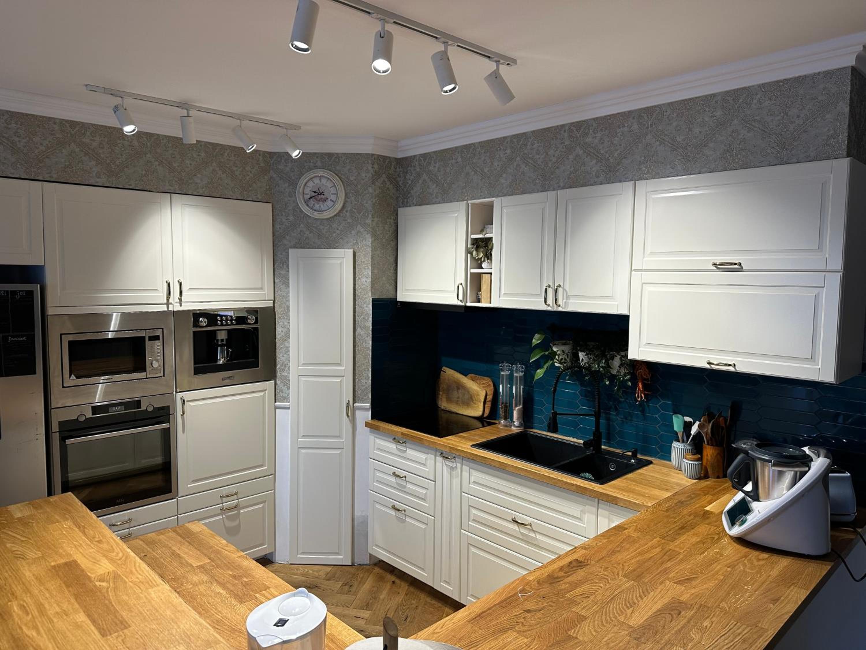Deluxe Kronhouse