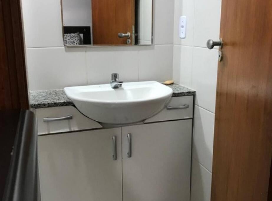 Duplex Arembepe, beira mar, piscina i wifi