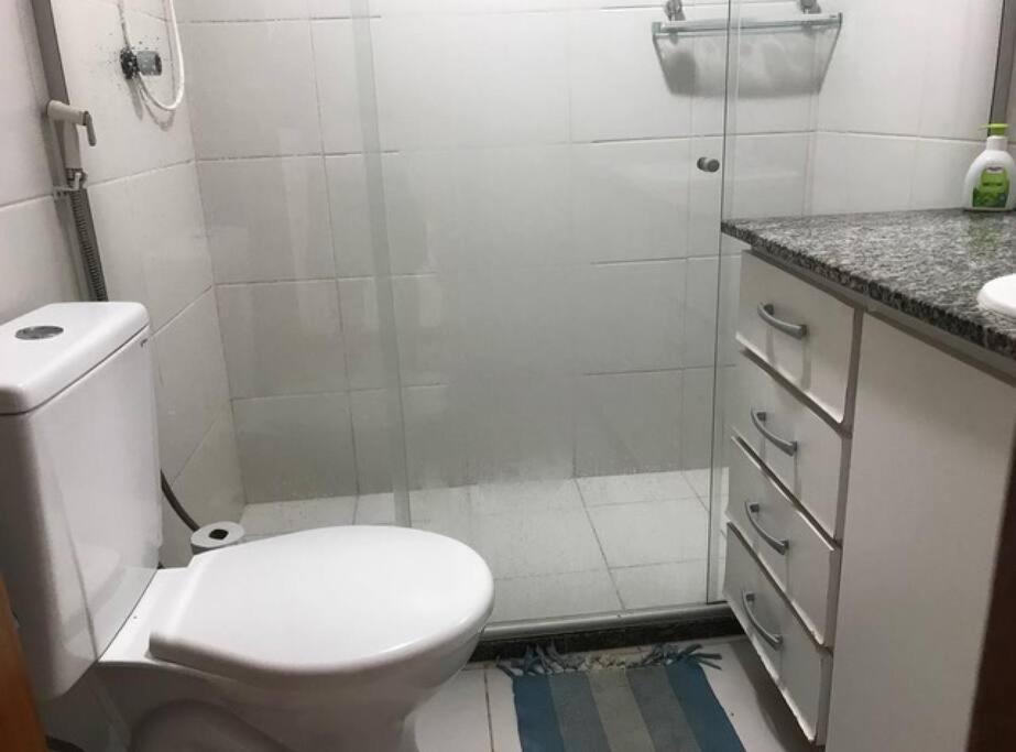 Duplex Arembepe, beira mar, piscina i wifi