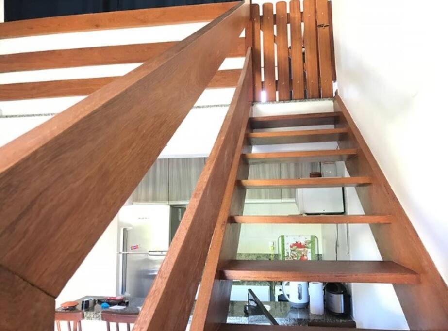 Duplex Arembepe, beira mar, piscina i wifi
