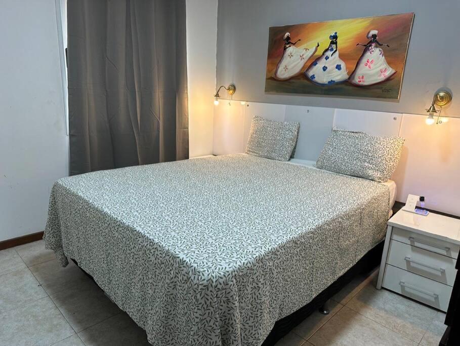 Duplex Arembepe, beira mar, piscina i wifi