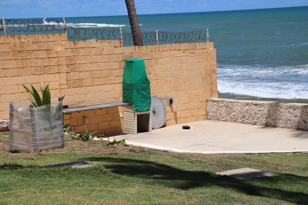 Duplex Arembepe, beira mar, piscina i wifi