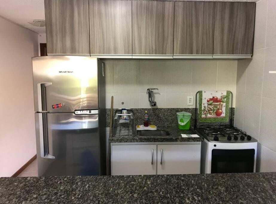 Duplex Arembepe, beira mar, piscina i wifi