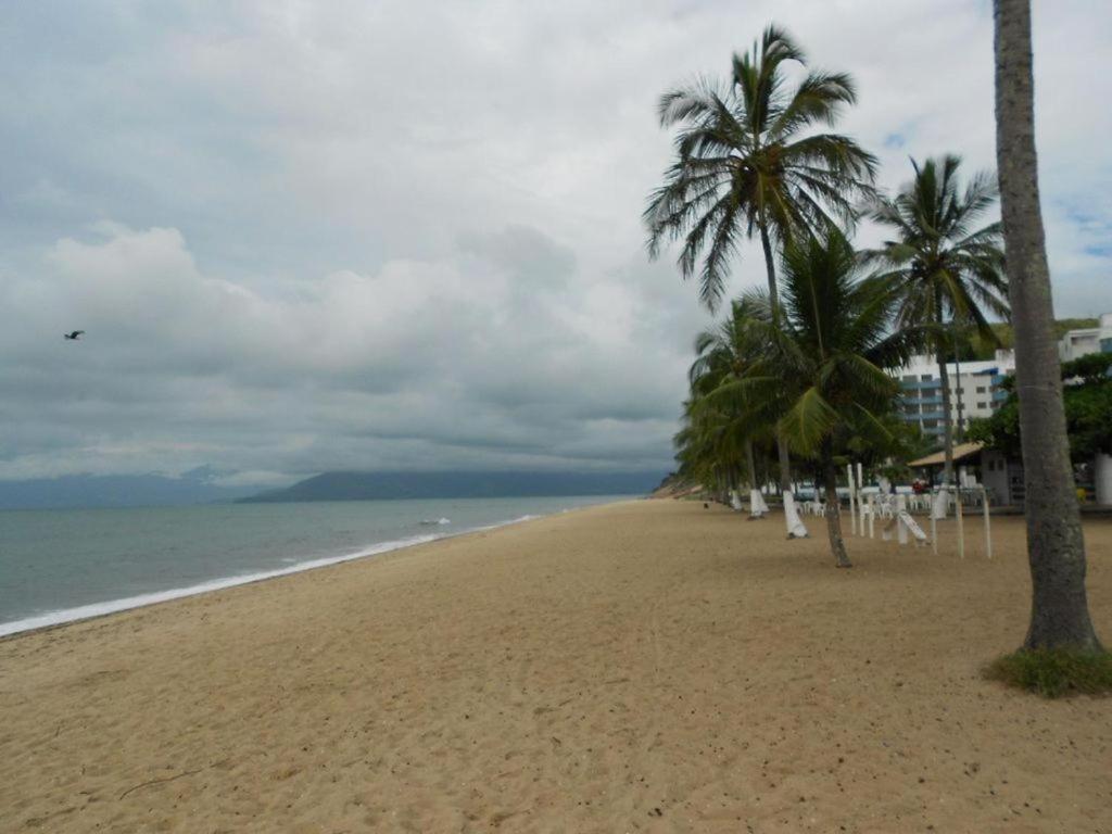 COBERTURA DE FRENTE PARA O MAR com churrasqueira na varanda coberta até 7 pessoas - Praia Martim de Sá