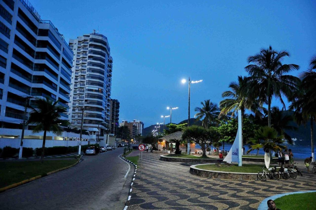 COBERTURA DE FRENTE PARA O MAR com churrasqueira na varanda coberta até 7 pessoas - Praia Martim de Sá