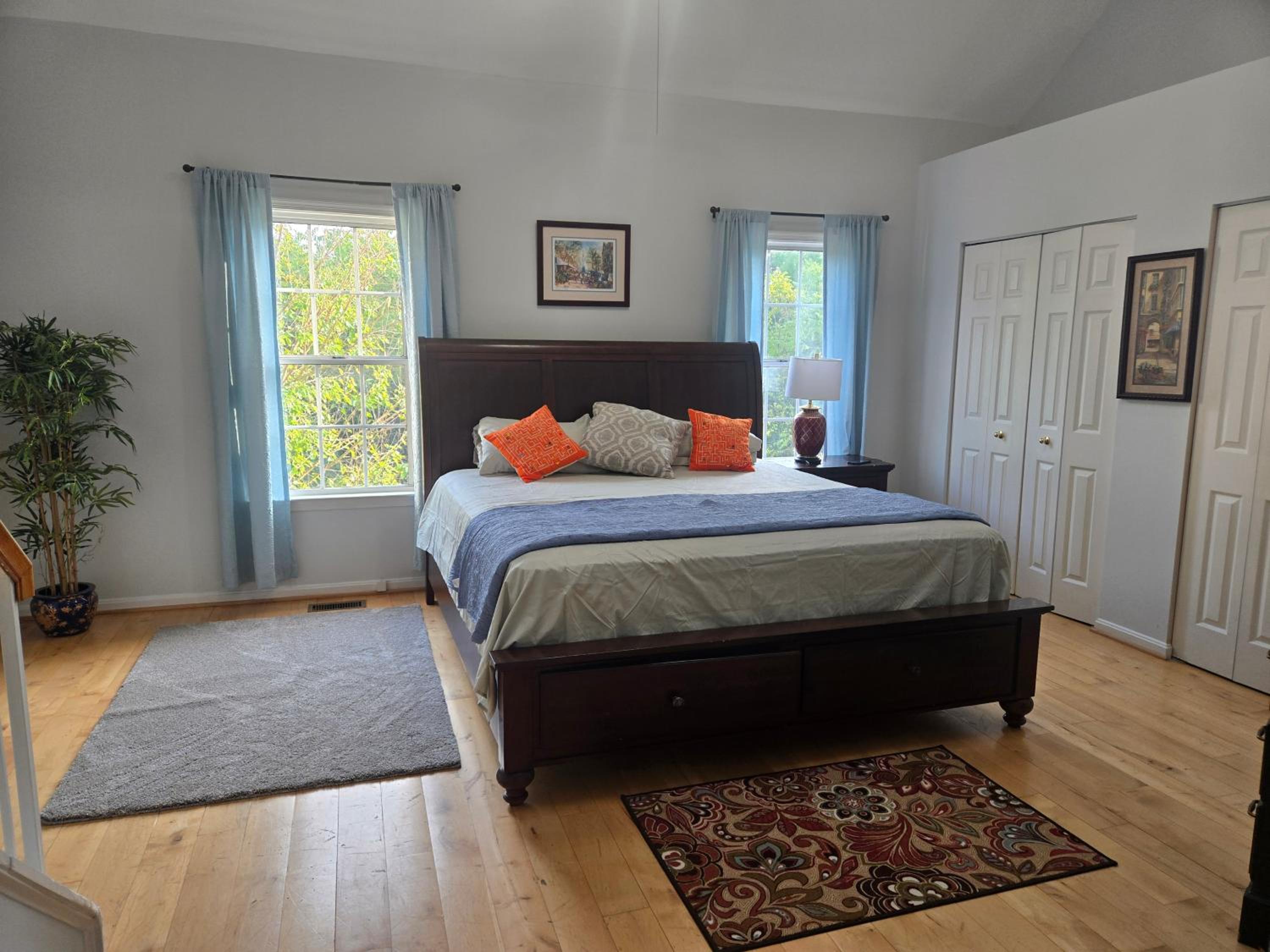 Spacious Quiet 3 Bedrooms and 4 Bathrooms Townhome 40 mins from DC Free Parking and Pet Friendly view 3