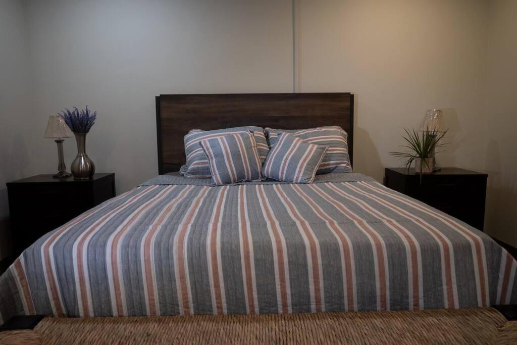 Cheerful 1 Bedroom Home with Mountain View view 5