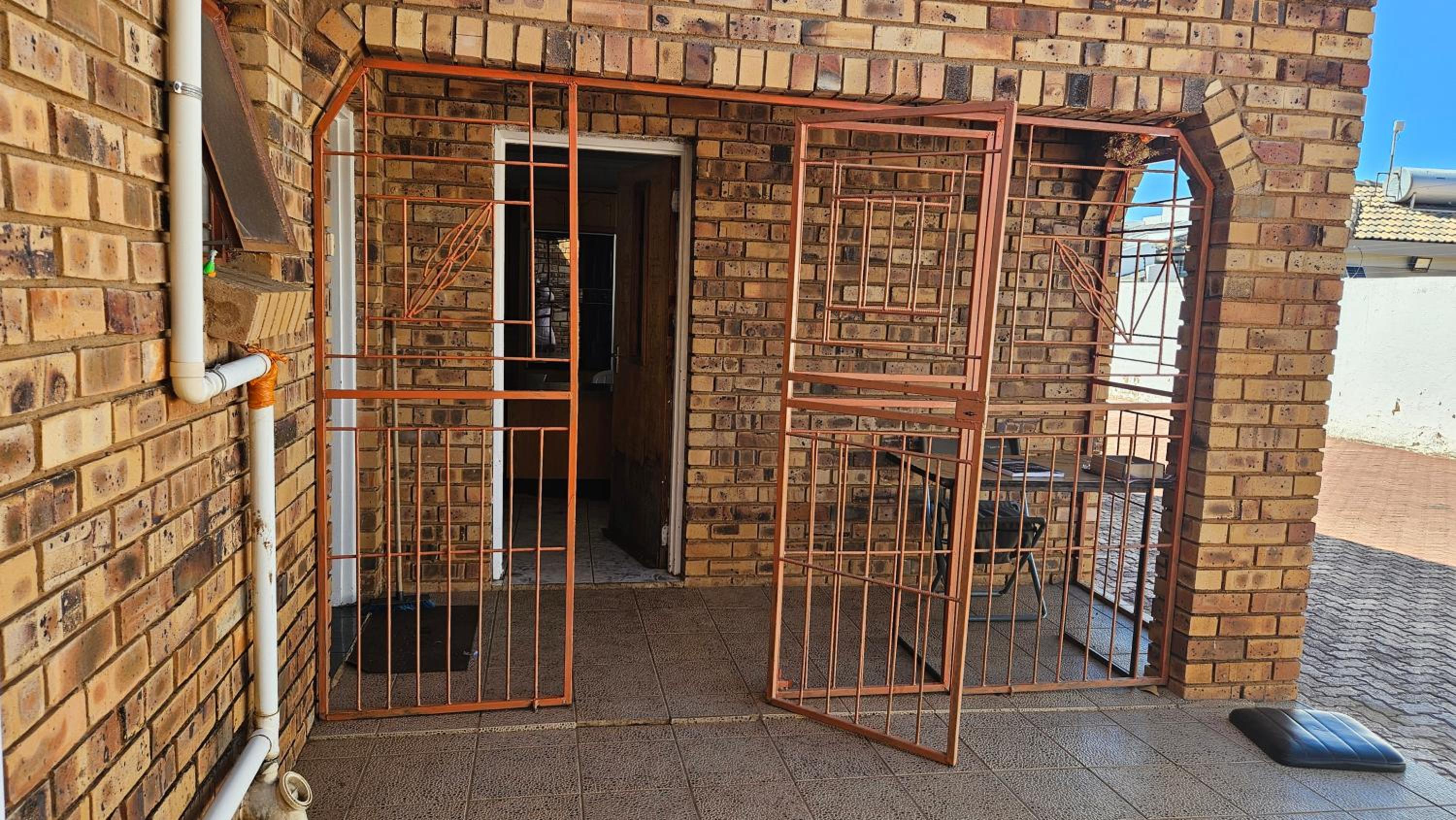 Goodlife Guest house in mafikeng view 2