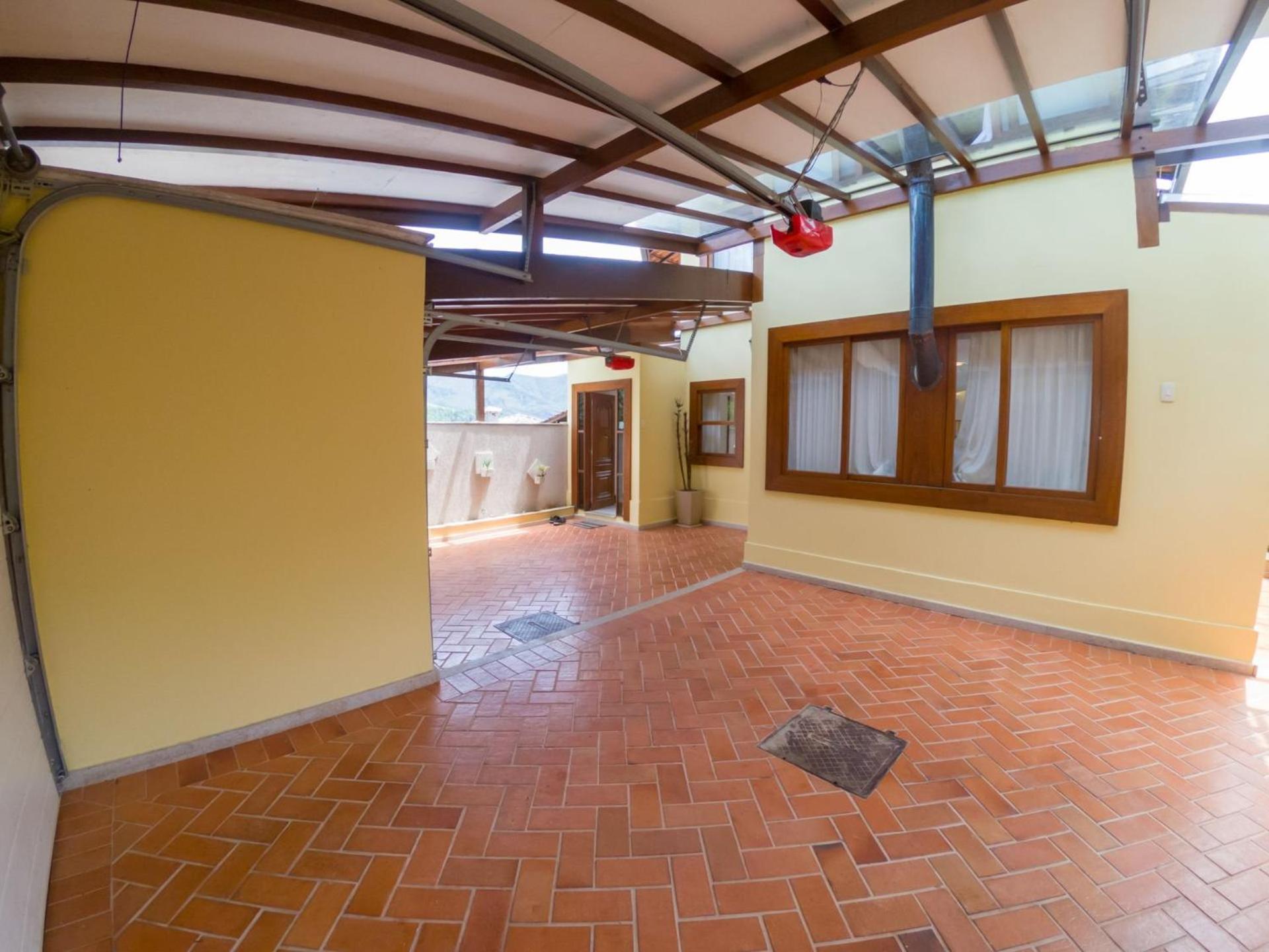 Casa na Serra com área de lazer